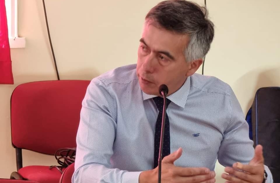 Alcalde Burgos entrega a Contraloría detalles de eventuales irregularidades en Corporación Municipal de Deportes