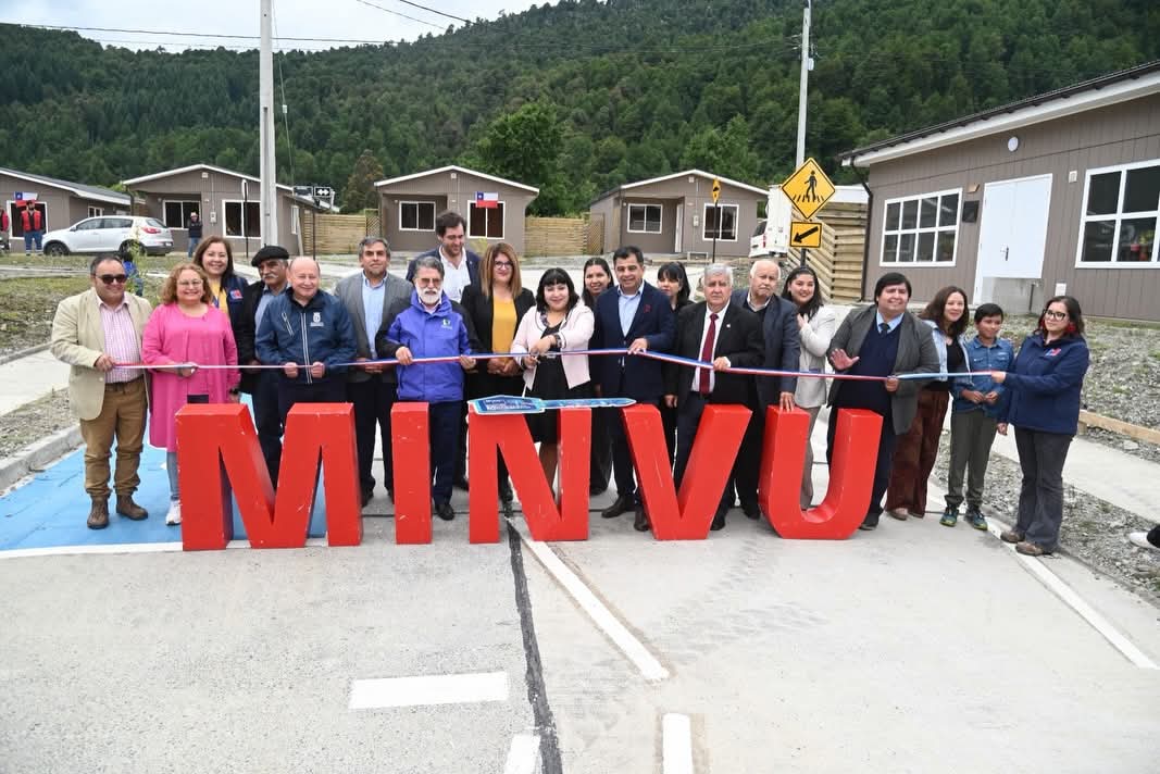 Entregan viviendas del proyecto habitacional “Nueva Esperanza” en Neltume